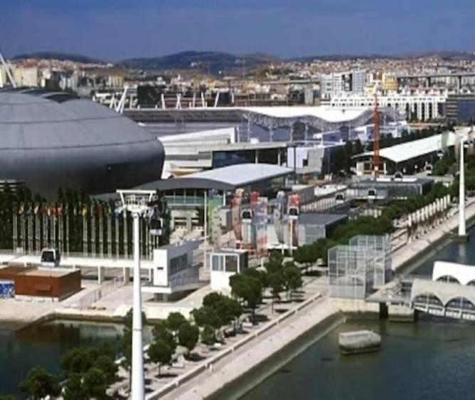 Parque das Nações, near Airport, Metro Station Lisboa Exterior foto
