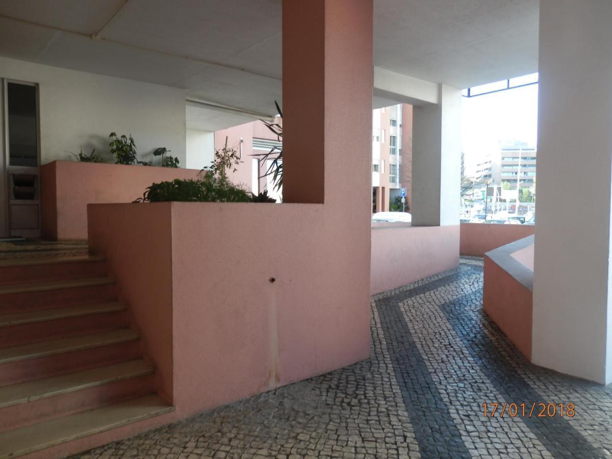 Parque das Nações, near Airport, Metro Station Lisboa Exterior foto
